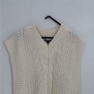 Alohas Kylie White Tricot Cable Knit V Neck Vest